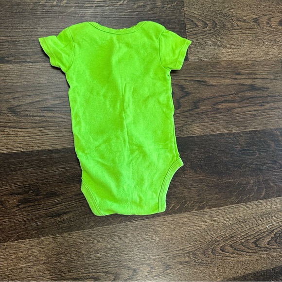 Carter's 6 Month Baby Girl Bodysuit Onesie Set (3) - Picture 10 of 11